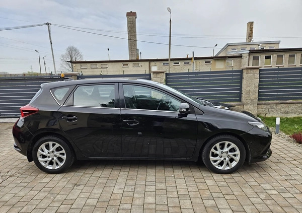 Toyota Auris cena 42500 przebieg: 129000, rok produkcji 2016 z Mszczonów małe 79